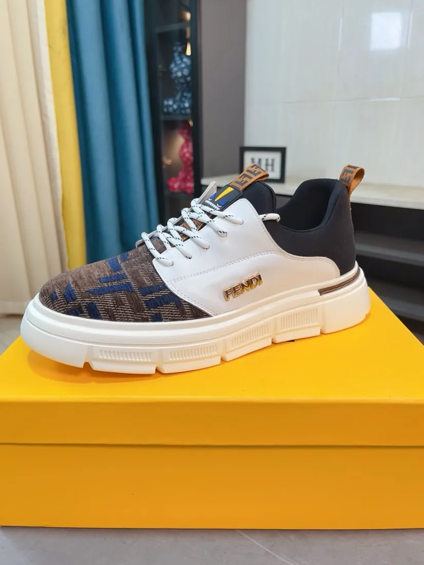 Factory price 420🌹🌹【FENDI】FENDI classic and comfortable men, this complex sneaker is made of soft calfskin➕genuine leather lining➕original ultra-light rubber material with rough outsole. This unique light and thin style is suitable for the casual and exquisite sensibility of this season. It is comfortable and natural on the feet. It is an everyday style for casual travel in autumn and winter! 38/44